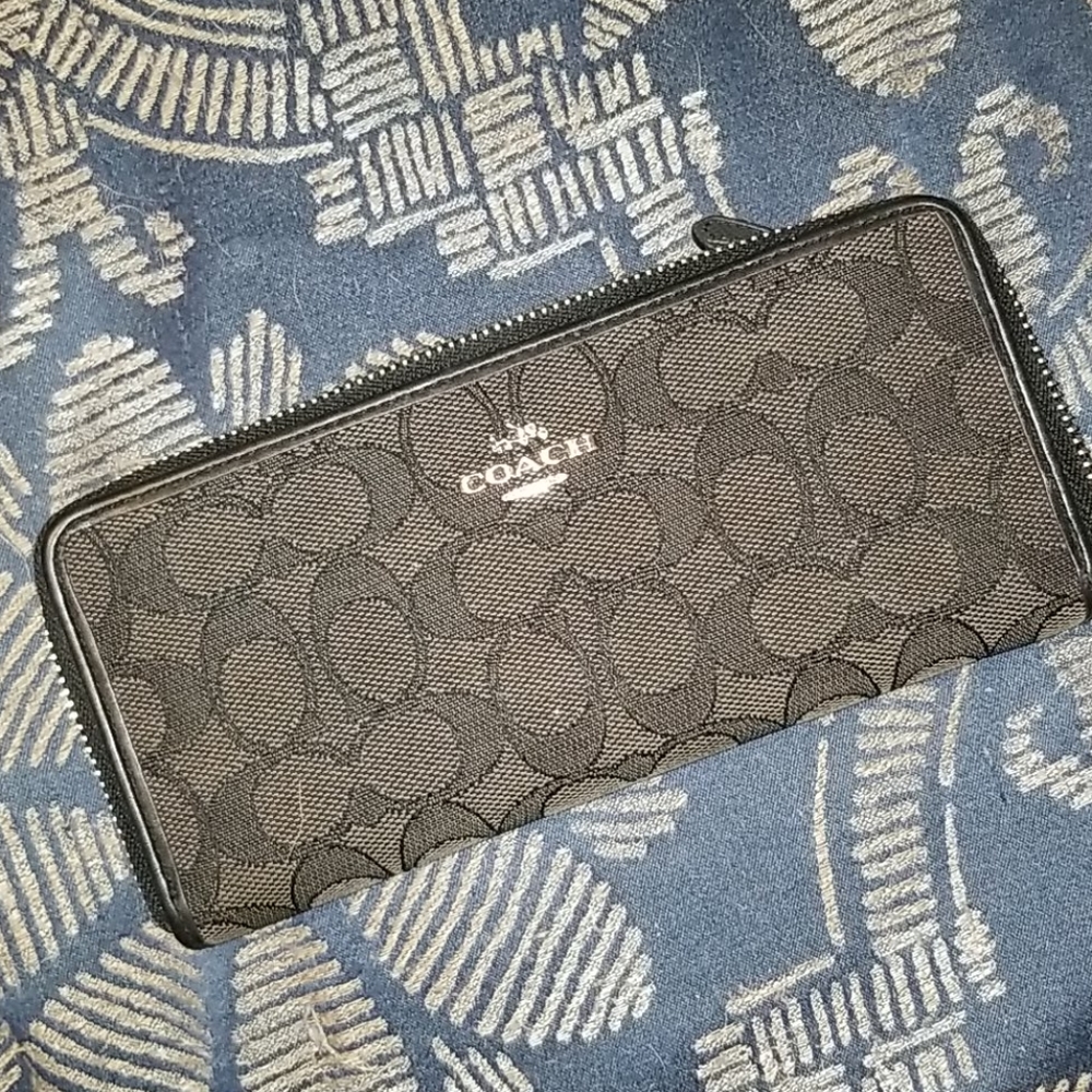 Coach wallet